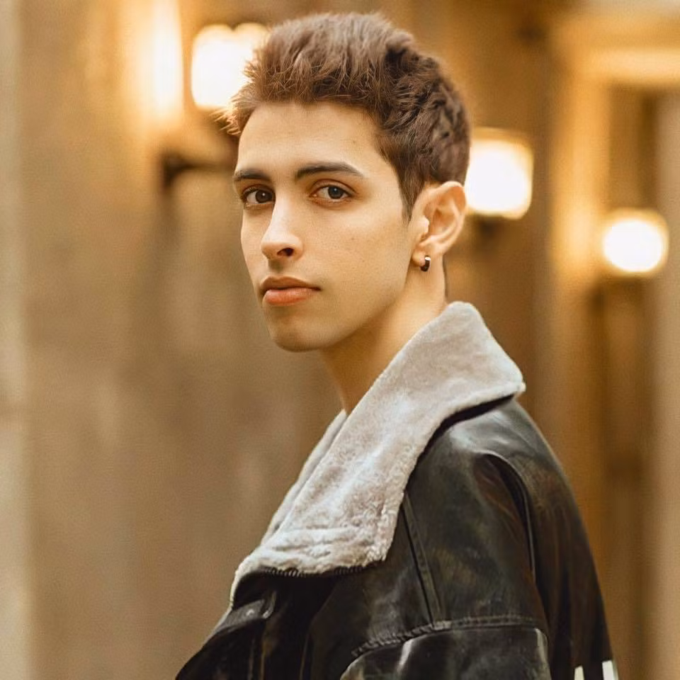 Profile cuc xin trai Tay to tinh, cau hon Hoa hau Thuy Tien-Hinh-3