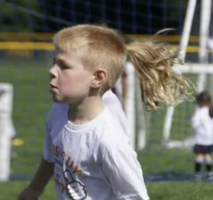 Một bạn trai nhưng thích để tóc đuôi ngựa?