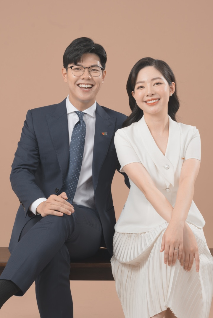 Bà xã cùng ngành của 2 nam MC điển trai dẫn sóng VTV - Hình 3 Ba xa cung nganh cua 2 nam MC dien trai dan song VTV-Hinh-3