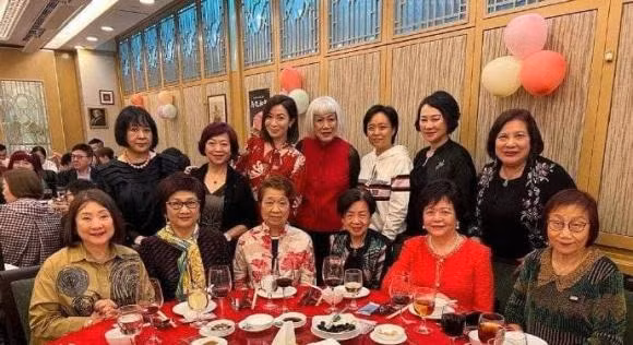 Xa Thi Man lo nhan sac lao hoa o tuoi 47