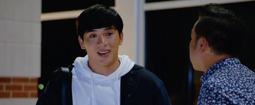 Hau giam can, Thuan Nguyen co ve dien trai trong vai chinh dau tay