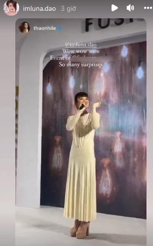 hông chọn con đường chuyển giới, Lộc cứ sống đúng với con người, sở thích của mình và dần được công chúng công nhận. Thậm chí, vẻ đẹp của giọng ca 9X còn khiến phái nữ đôi khi phải ghen tị vì quá nữ tính, hài hòa.