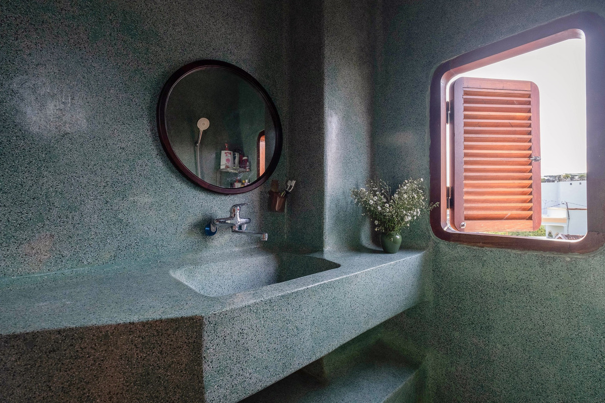 Nhà hẻm ở Nha Trang sử dụng đường cong bất định - Hình 15 Nha hem o Nha Trang su dung duong cong bat dinh-Hinh-15