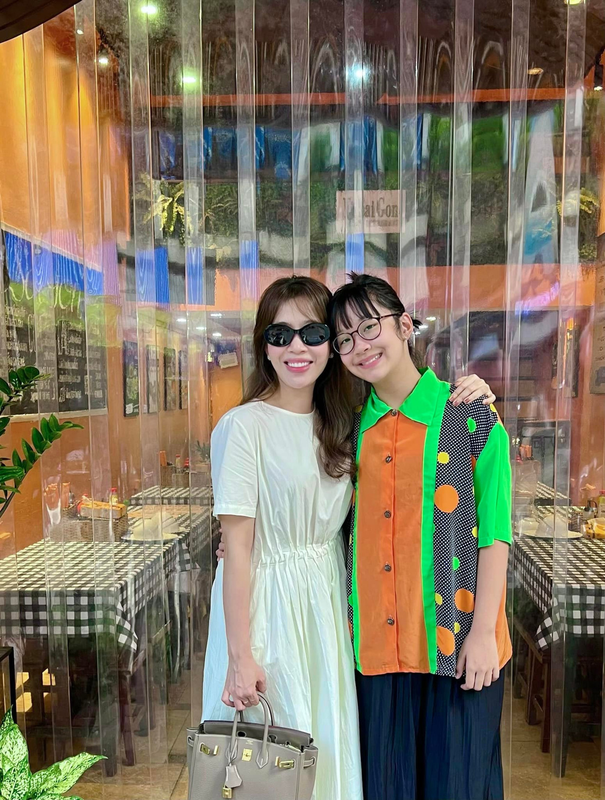 BTV Hoài Anh xinh đẹp đi sự kiện, Jennifer Pham rạng ngời nghỉ dưỡng - Hình 11 BTV Hoai Anh xinh dep di su kien, Jennifer Pham rang ngoi nghi duong-Hinh-11