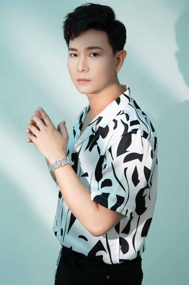 Le Quyen, Tung Duong, Dan Truong hat khong xin phep ban quyen?