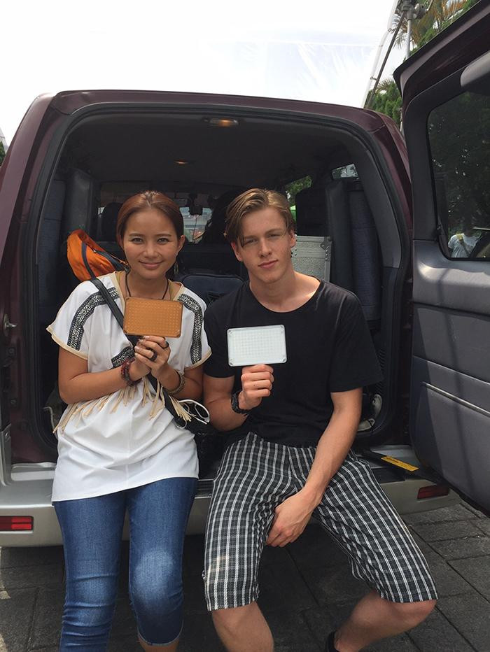 hìn Phan Như Thảo chụp cùng bạn diễn, nhiều người hâm mộ không nhận ra cô vì xuống sắc còn hơn ở hiện tại.