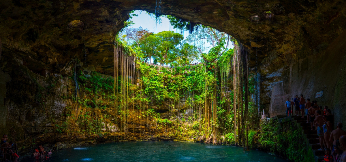 Ik Kil Cenote ở Mexico chắc chắn là một trong những nơi kỳ diệu nhất trên Trái đất.