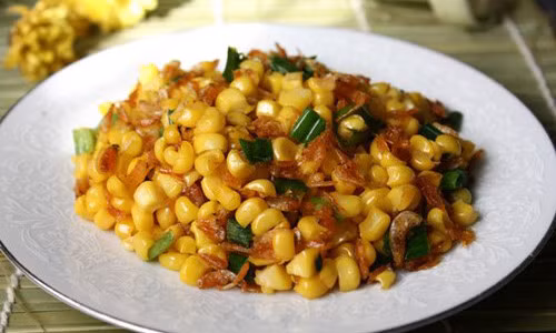 Với các món xào, cần làm nóng chảo trước rồi mới cho bơ vào và chỉ cho thực phẩm vào khi bơ bắt đầu sủi bọt, nếu không thực phẩm sẽ “hút” bơ và trở nên “sũng nước”.