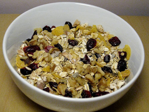 Ngũ cốc. Các loại bột ngũ cốc dùng để ăn sáng rất tiện mà vẫn đủ chất. Có nhiều sự lựa chọn như ngũ cốc vị ngô, bỏng ngô, lúa mì hay yến mạch..