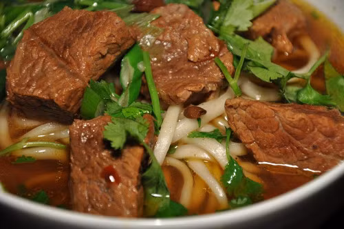 Mỳ thịt bò Đài Loan. Món mỳ thịt bò là một trong những thực đơn phổ biến nhất trong món ăn Đài Loan.