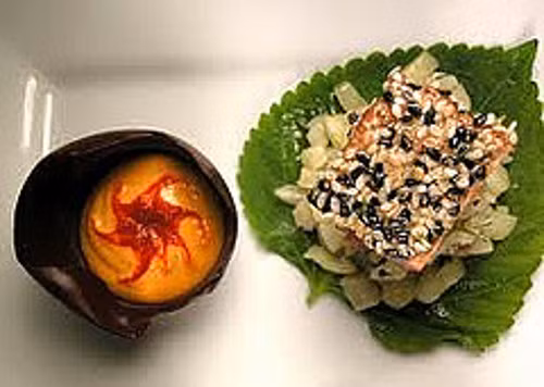 Trộn tỏi, hành, miso, bơ vừng, nước chanh và thì là tạo thành một món nước chấm ngon tuyệt.