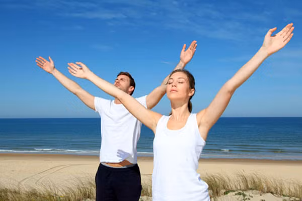 Hooc mon này hỗ trợ ngăn chặn quá trình xương bị phân chia và tái tạo xương sau chấn thương. Xương xốp cũng một phần do thiếu hụt canxi. Điều này là do con người không hấp thu đủ canxi hay vitamin D từ thực phẩm.