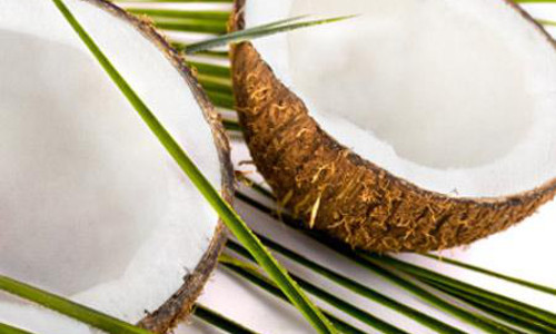 Nước cốt dừa. Dùng nước cốt dừa khi nấu nướng thay cho nước sôi hoặc một số nước khác, nhất là với các món ăn tráng miệng sẽ tạo cho món ăn thơm ngon hơn.