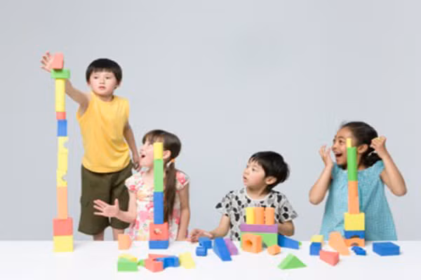 Việc dạy cho trẻ tính độc lập từ bé không phải dễ dàng gì khi một đứa trẻ thật sự hiếu động và nghịch ngợm luôn không tập trung vào những lời mẹ nói. Trong trường hợp này, mẹ hãy chọn mua cho con một trong số những món đồ chơi sau, có thể tăng tính độc lập, tập trung và phát triển trí tưởng tượng của nhóc.