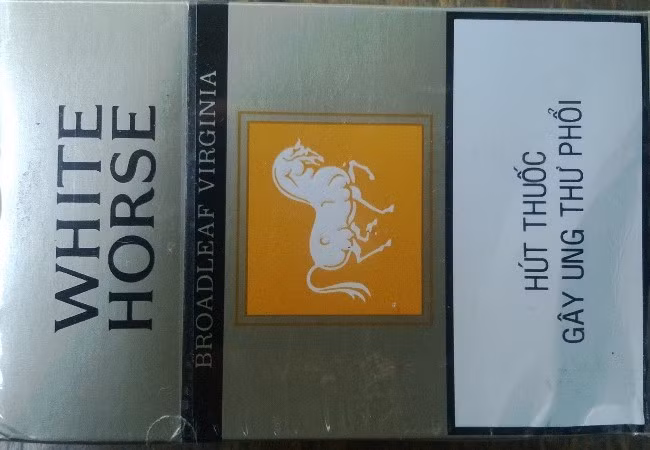 ...và ngựa, đây đều là những loại thuốc có lượng tiêu thụ lớn trên thị trường thuốc lá hiện nay, từ đại lý đến quán cóc đều có những loại thuốc này.