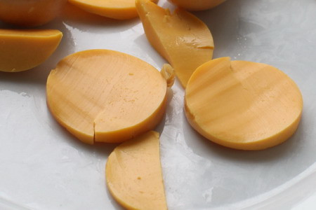 Tuy nhiên, nghi ngờ chất lượng quả trứng, trao đổi với chủ quán thì không được giải thích rõ ràng, người này sợ quá không ăn nữa mà gói mang về.