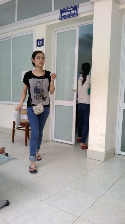 ... tuy khám rất nhiều bộ phận nhưng chưa đầy 3 phút là đã khám xong và người khám có kết quả trong tay.