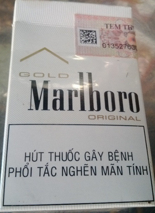 Loại thuốc Marlborro (trắng) cũng vây