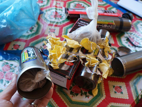 Bình phích của bưu điện tặng cho người dân.