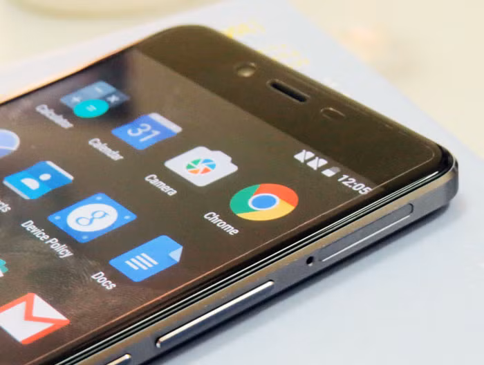 Thân máy cứng cáp.