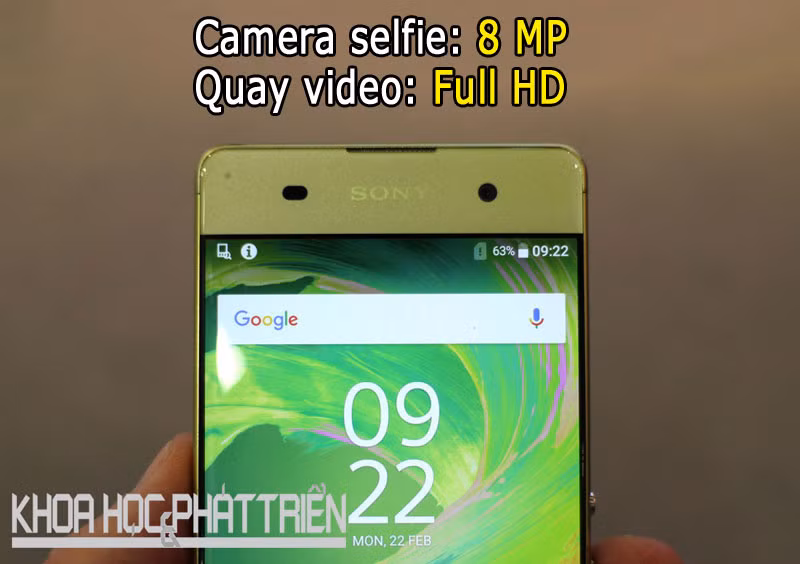 Camera selfie dùng cảm biến Sony Exmor R, ống kính góc rộng 88 độ.