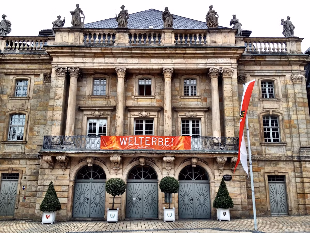 Nằm ở thị trấn Bayreuth, bang Bavaria của nước Đức, Nhà hát opera Margravial là một trong những nhà hát cổ nổi tiếng nhất thế giới. Ảnh: Wagneroperas.blogspot.com.