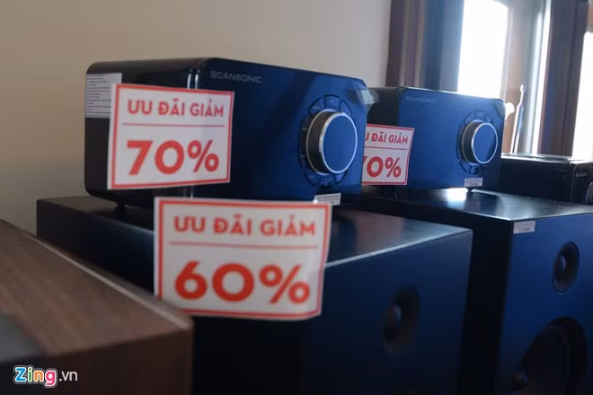 Một số thiết bị được giảm giá đến 70%.