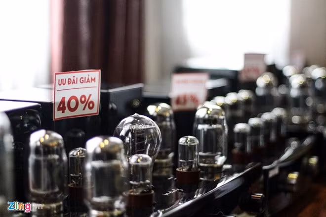 So với các triển lãm trước, năm nay các nhà phân phối đem đến AV show nhiều thiết bị bình dân hơn.