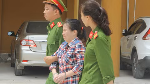 Vo bo thuoc chuot vao noi long cho... chong an