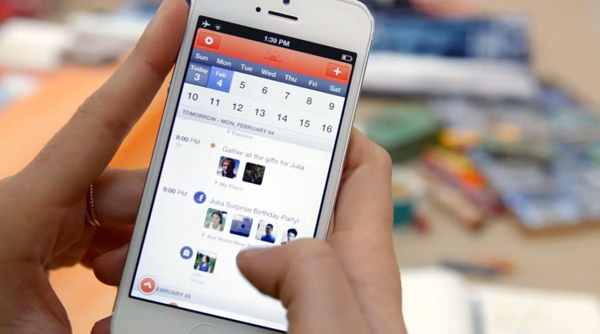 Ứng dụng Sunrise Calendar cho Android và iPhone thành công vang dội khi trình làng năm 2013. Năm 2015, Microsoft mua lại nó với giá 100 triệu USD và vừa thông báo sẽ ngừng hoạt động vào ngày 31/12/2016. Dù vậy, một số tính năng tốt nhất của Sunrise sẽ có mặt trên Outlook cho Android và iPhone.