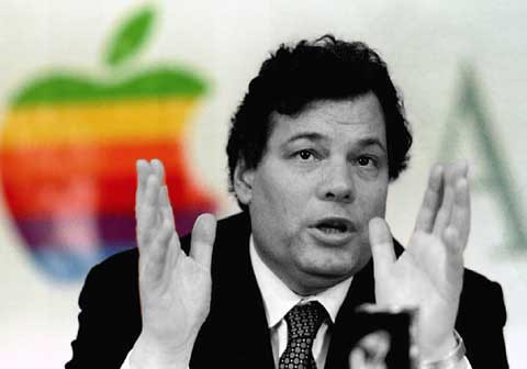 Tình hình kinh doanh của Apple ngày một khó khăn, đặc biệt là sự trỗi dậy của Microsoft. Ban lãnh đạo công ty đã loại bỏ vị trí CEO của John Sculley bằng Michael Spindler (COO của Apple), tuy nhiên Michael cũng chỉ giữ vị trí của mình được 3 năm.