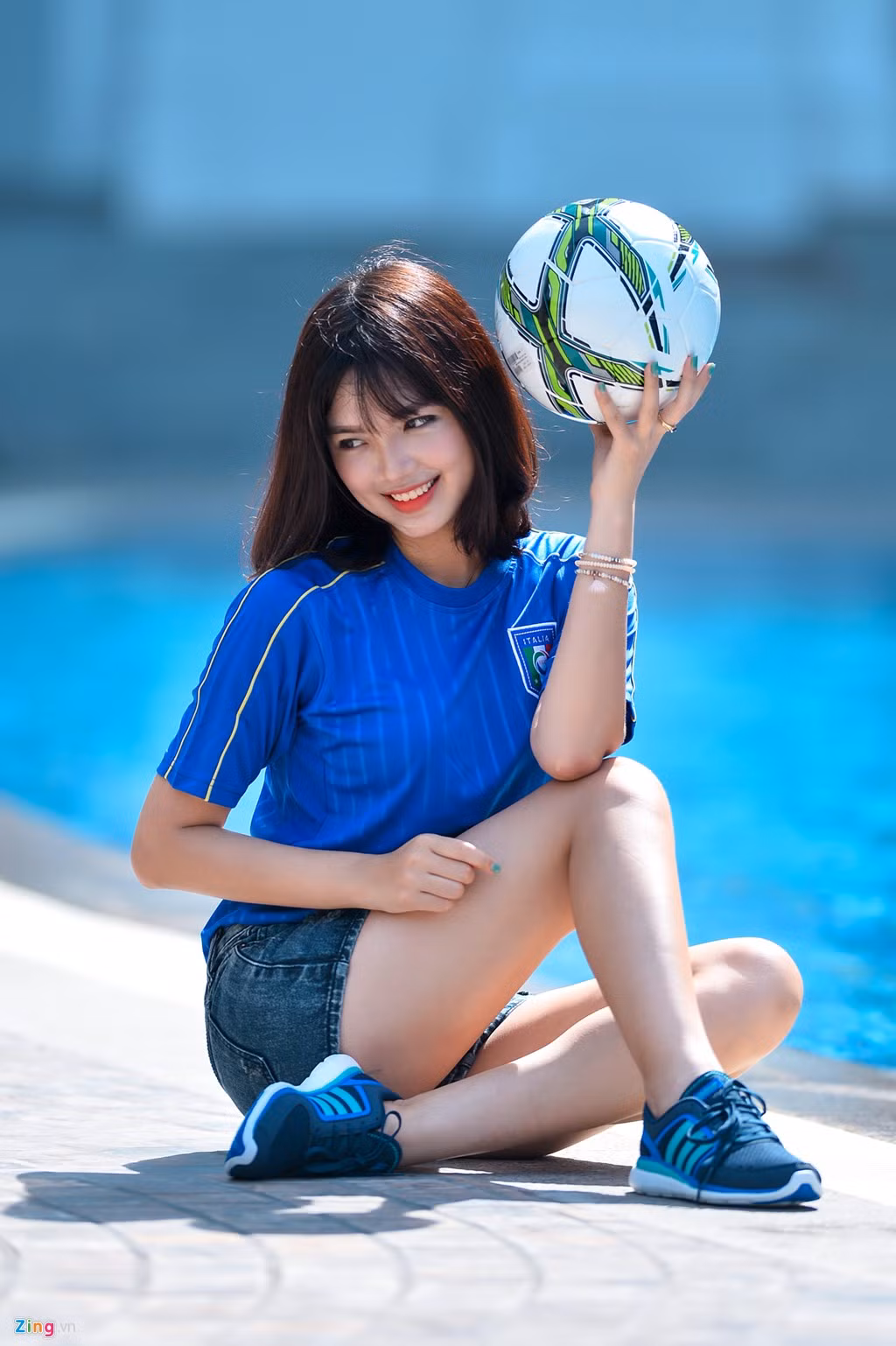 Dù công việc bận rộn nhưng cô vẫn cố gắng dành thời gian để rèn luyện sức khỏe và cải thiện vóc dáng. Sáng sớm hoặc chiều muộn, Dương dành ít nhất 30 phút để tập gym hoặc chạy bộ.Cuối tuần người đẹp thường đưa em trai đi vẽ TipsyArt, xem phim, chơi thể thao như bơi lội, cầu lông… hoặc đi cà phê với bạn bè.