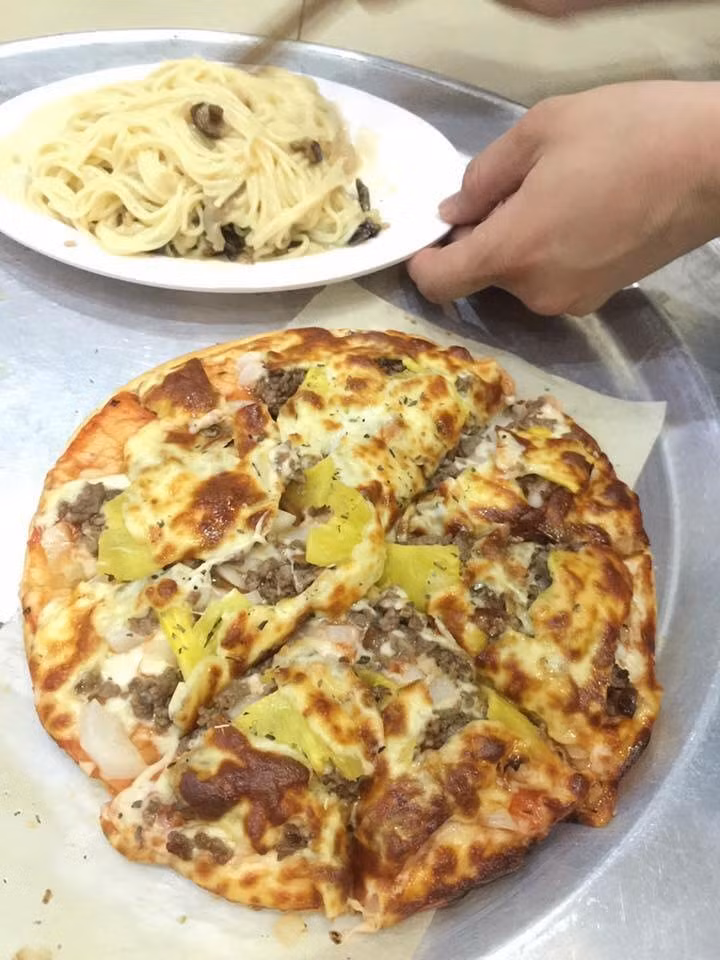 “Ông chồng của năm” không mê Euro, chăm chỉ nấu nướng ảnh 3