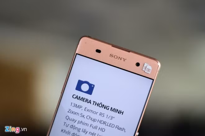 Sony Xperia XA được trang bị máy ảnh phụ 8 MP, góc rộng 88 độ, hỗ trợ nhiều chế độ thông minh như lấy nét tự động, chụp ảnh HDR.