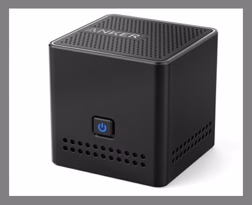  Loa Bluetooth bỏ túi. Đừng mua loa mini này nếu bạn là người “sành nhạc” và khó tính. Mẫu loa 1.7 inch này phù hợp với những người không quá câu nệ về âm thanh, cung cấp 12 giờ hoạt động liên tục, kết nối với thiết bị qua NFC, Bluetooth hoặc jack cắm tai nghe 3.5mm tiêu chuẩn, vừa vặn với túi áo. Loa của Anker có giá 19,99 USD (448.000 đồng).