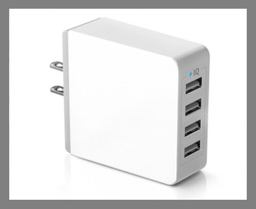  Sạc tường nhiều cổng USB. Trong gia đình có nhiều người, để tránh việc tranh nhau một cái sạc, bạn nên trang bị sạc nhiều cổng. Như vậy, bạn có thể sạc cùng lúc với nhiều người hoặc nhiều thiết bị, từ điện thoại tới máy tính bảng trong thời gian ngắn. Sạc 4 cổng USB của Anker có giá 16,99 USD (381.000 đồng).