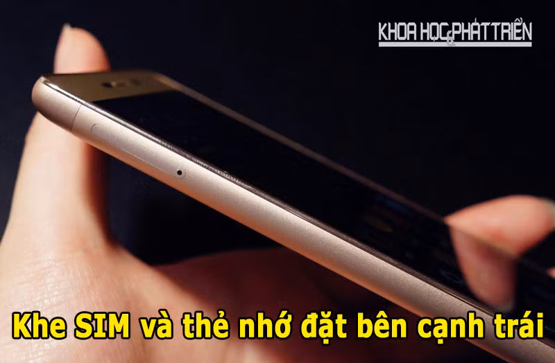 Xiaomi Redmi 3s có 2 khe cắm SIM đều có thể kết nối 4G LTE, trong đó khe SIM 2 kiêm luôn vai trò khe cắm thẻ nhớ.