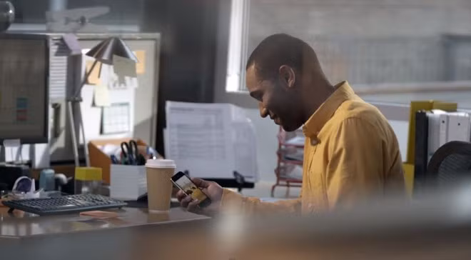  Paper (miễn phí): Chụp hình, viết note, viết list, … để ghi chú lại những thông tin cần thiết là chưa đủ. Paper giúp người dùng đưa việc “ghi chú” lên tầm cao mới. Ứng dụng cho phép người dùng thiết kế mọi thứ từ những ghi chú lên các bức ảnh có sẵn, tạo list,... đến tạo bài thuyết trình, vẽ các biều đồ, bản thiết kế,...