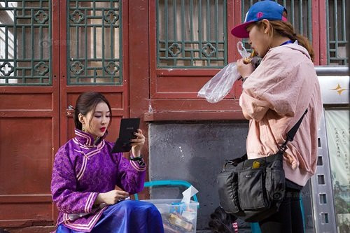 Theo chân nữ tiếp viên hàng không đi làm mẫu ảnh hình ảnh 4 theo chan nu tiep vien hang khong di lam mau anh hinh anh 4