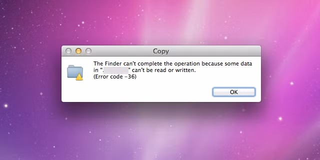  2. File không đọc và ghi được. Có hai cách mà bad block có thể ảnh hưởng đến các file dữ liệu: - Hệ thống phát hiện bad block khi ghi dữ liệu vào ổ SSD, nên từ chối cho ghi dữ liệu. - Hệ thống phát hiện bad block sau khi dữ liệu được ghi, nên từ chối đọc dữ liệu đó. Ở kịch bản đầu tiên, dữ liệu sẽ không ghi được, do đó không bị mất. Ở kịch bản thứ hai, đáng buồn là dữ liệu không dễ dàng mở lại được. Bạn có thể thử một số biện pháp khôi phục dữ liệu từ ổ SSD hỏng nhưng đừng kỳ vọng nhiều. Thông thường dữ liệu lưu trên các bad block sẽ mất vĩnh viễn.