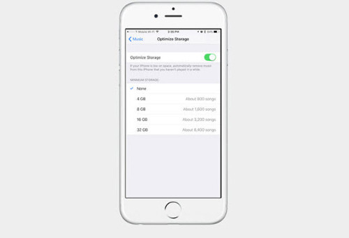  Tối ưu hóa bộ nhớ. Nếu bạn luôn rơi vào tình trạng hết bộ nhớ điện thoại, tính năng này sẽ rất hữu ích cho bạn. Cái tên tối ưu hóa bộ nhớ nói lên chính nội dung của tính năng này. Nếu được kích hoạt, nó sẽ tự động gỡ các bài hát mà bạn không nghe từ rất lâu để bảo trì bộ nhớ. Bạn có thể thiết lập những chế độ khác nhau để thiết bị của bạn xóa bộ nhớ, ví dụ như khi máy còn 4GB, 8GB, 16GB, 32GB và sau khi đã bị đánh dấu, các bài nhạc này sẽ bị xóa.