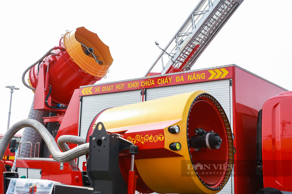 Xe quạt hút khói chữa cháy đa năng.