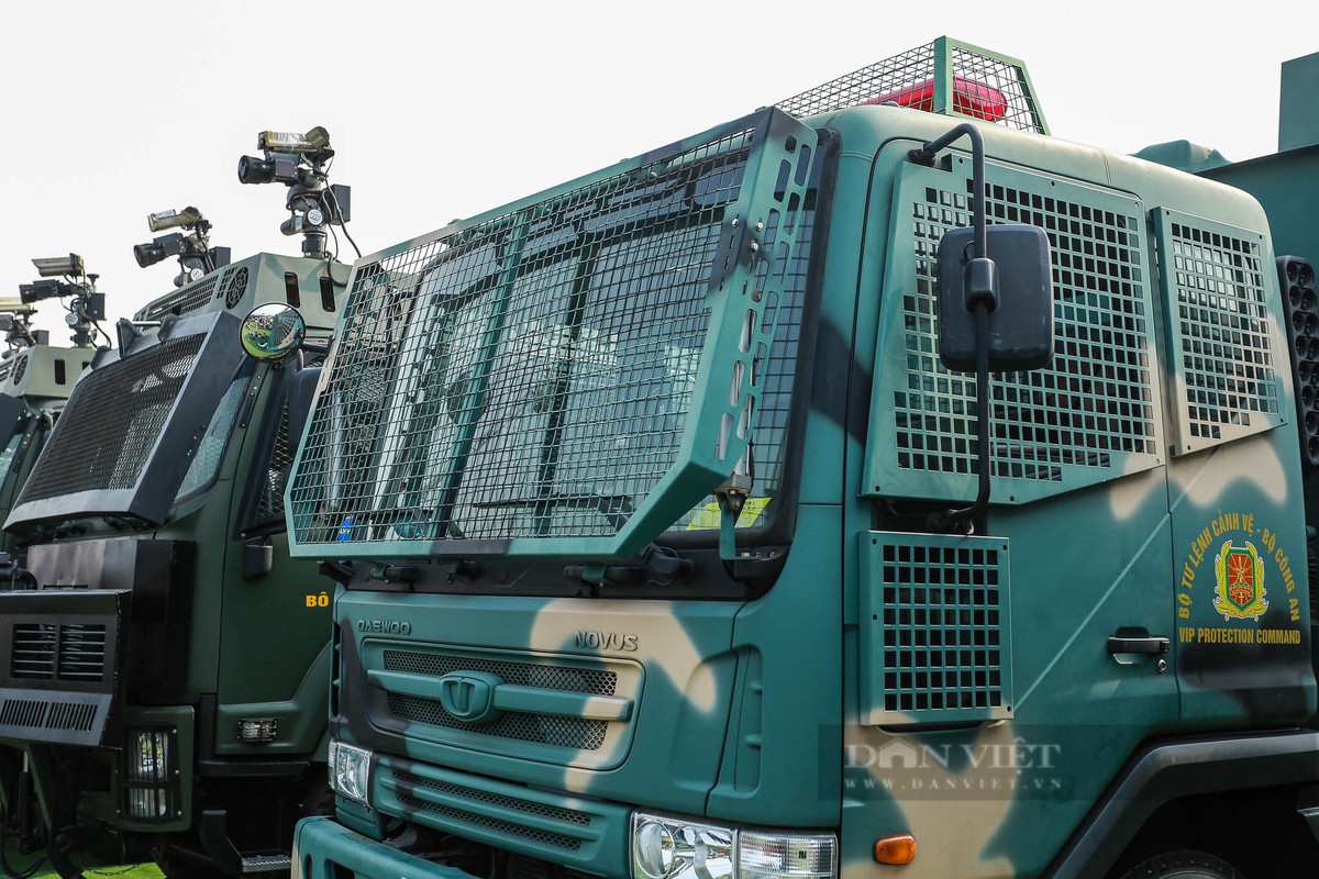 Xe được thiết kế với rào chắn thép chịu lực, hệ thống phun nước, khí gas và đạn hơi cay, giúp kiểm soát và bảo vệ các khu vực trọng yếu trước nguy cơ xâm nhập trái phép. Xe được sử dụng trong công tác phòng chống bạo động với mục đích kiểm soát, giải tán đám đông, ngăn chặn sự xâm nhập vào các khu vực quan trọng được bảo vệ, khu vực cấm.