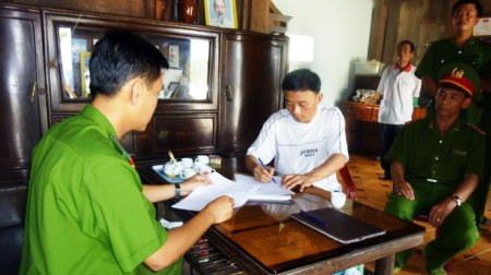 Trần Văn Sự khi vừa bị bắt giữ.