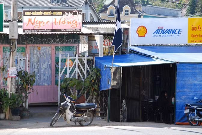 Quán cà phê nơi xảy ra án mạng và đám tang anh Bình