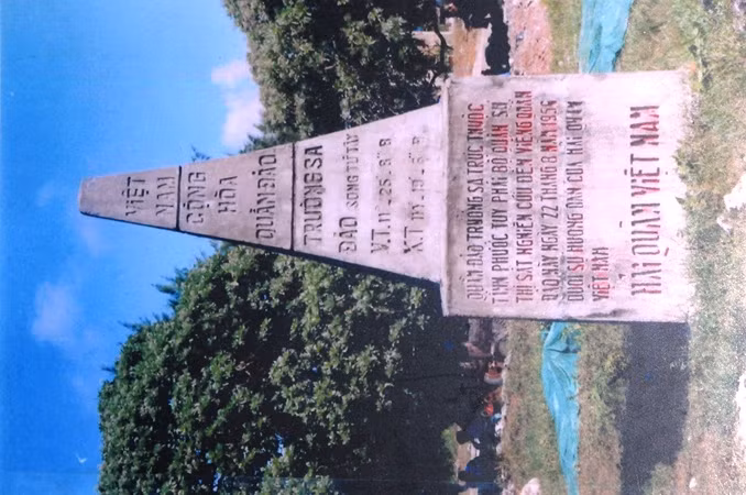 Bia bảo vệ chủ quyền của chính quyền Việt Nam cộng hòa trên đảo Song Tử Tây, quần đảo Trường Sa của Việt Nam.