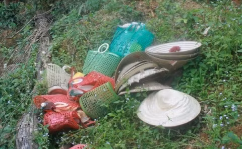 Đồ đạc của các nạn nhân.