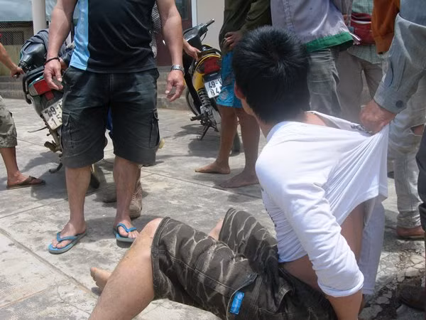 Tên trộm bị bắt sau 1 tháng trộm xe gắn máy.