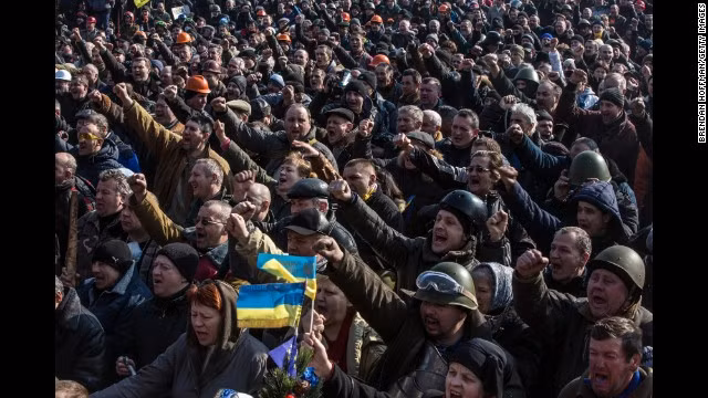 Hình ảnh người biểu tình tập trung ở Quảng trường Độc lập.