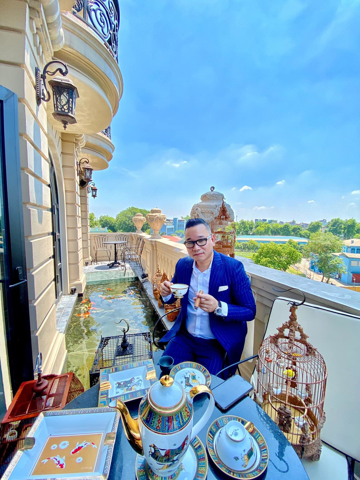 Dai gia Ha thanh chi 10 ty so huu dan ca Koi “sieu pham“-Hinh-5